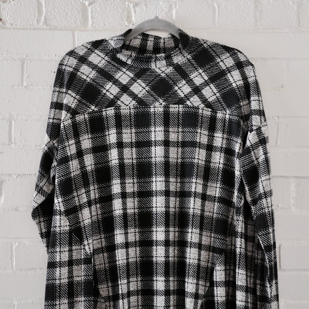 Style&Co Tunic Blouse Gray Black Plaid Size L